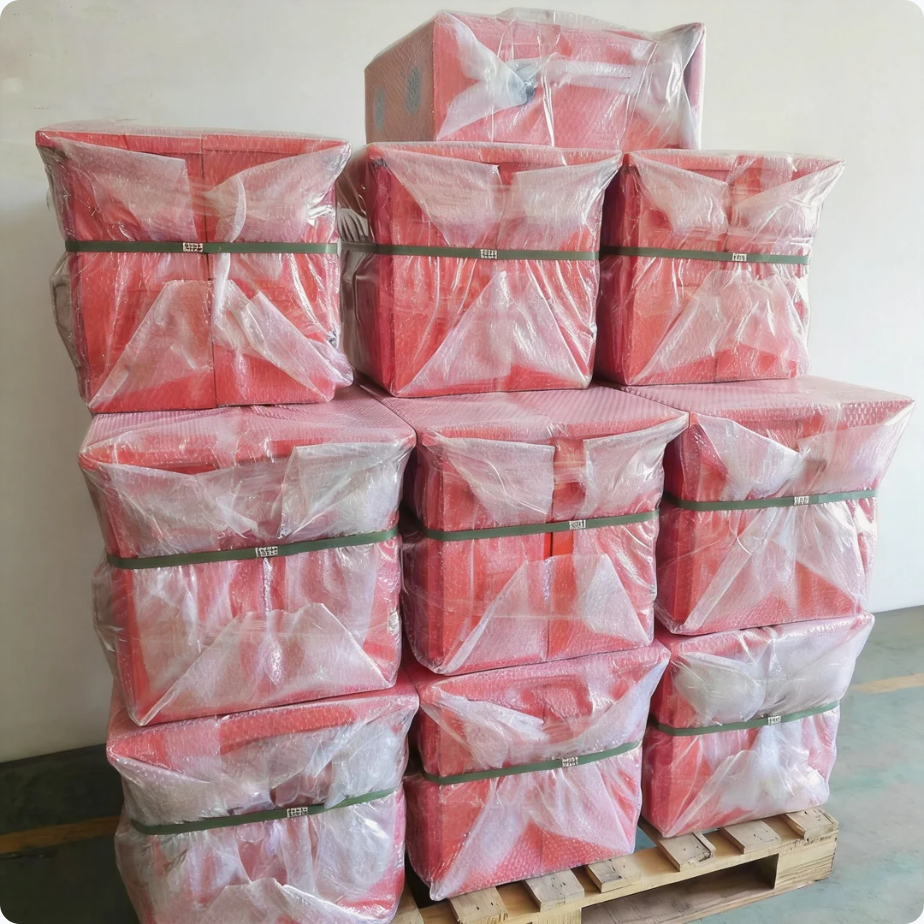 De oransje distribusjonsboksene produsert av Ouyue Factory er i ferd med å bli eksportert til USA